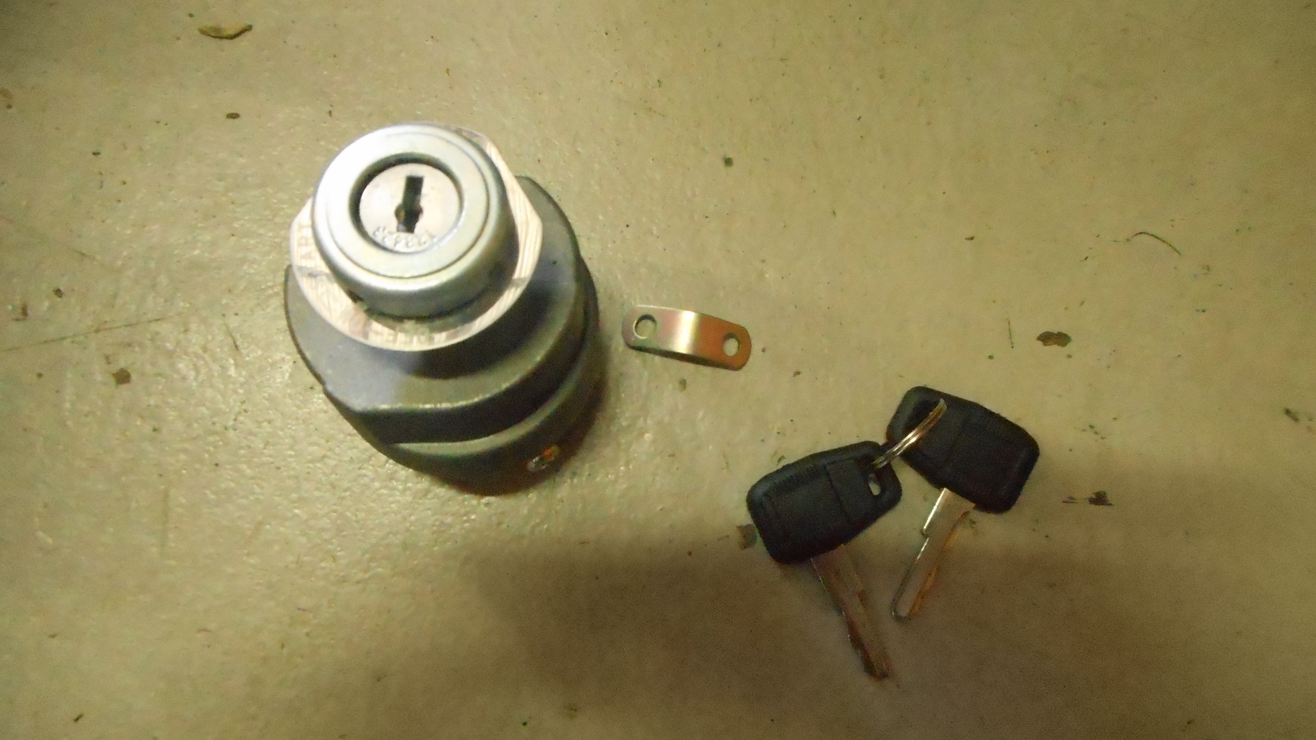 Ignition lock OEM D2500-00000