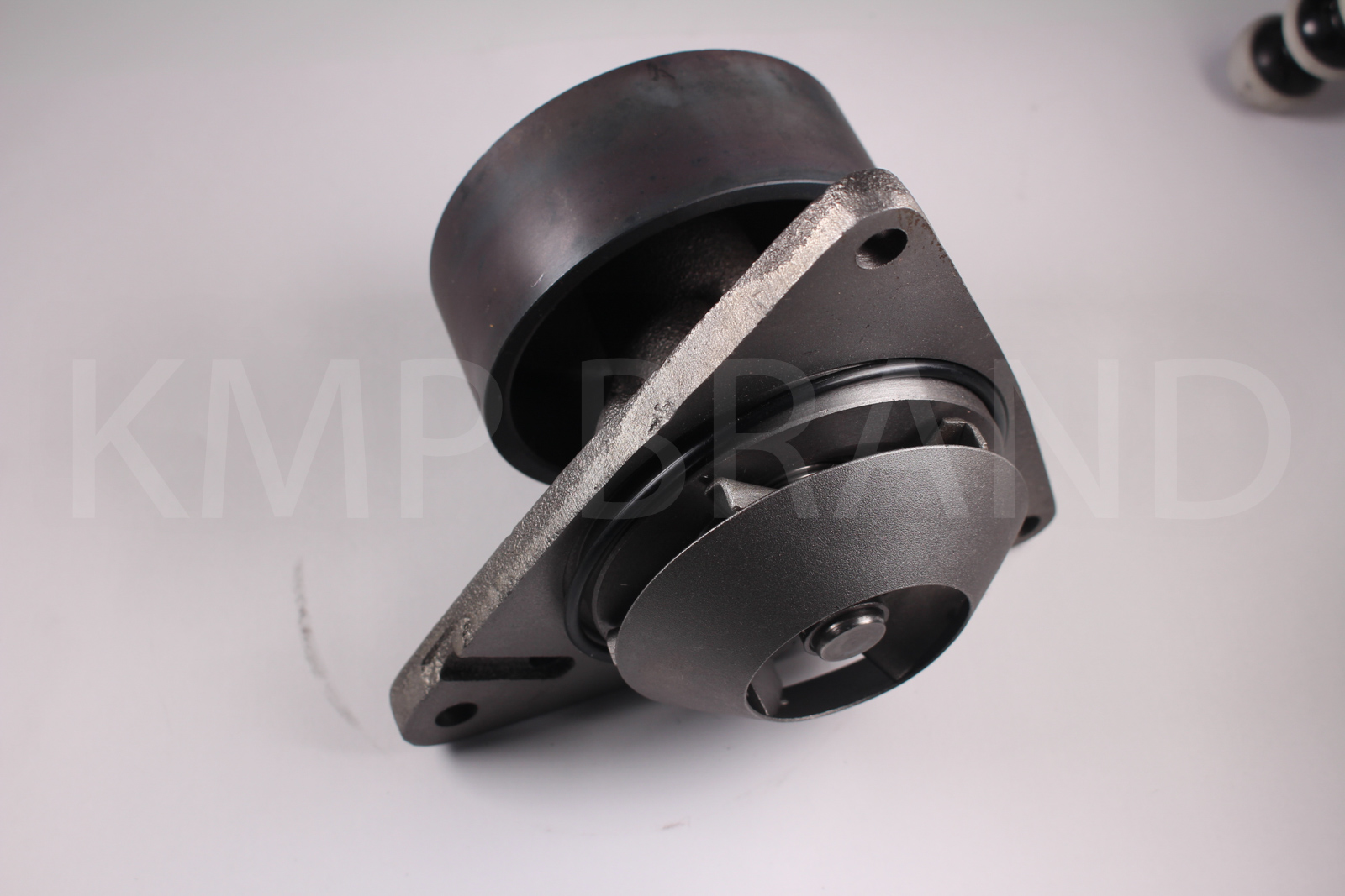Водяной насос в сборе KMP 3800976 Водяной насос в сборе KMP 3800976